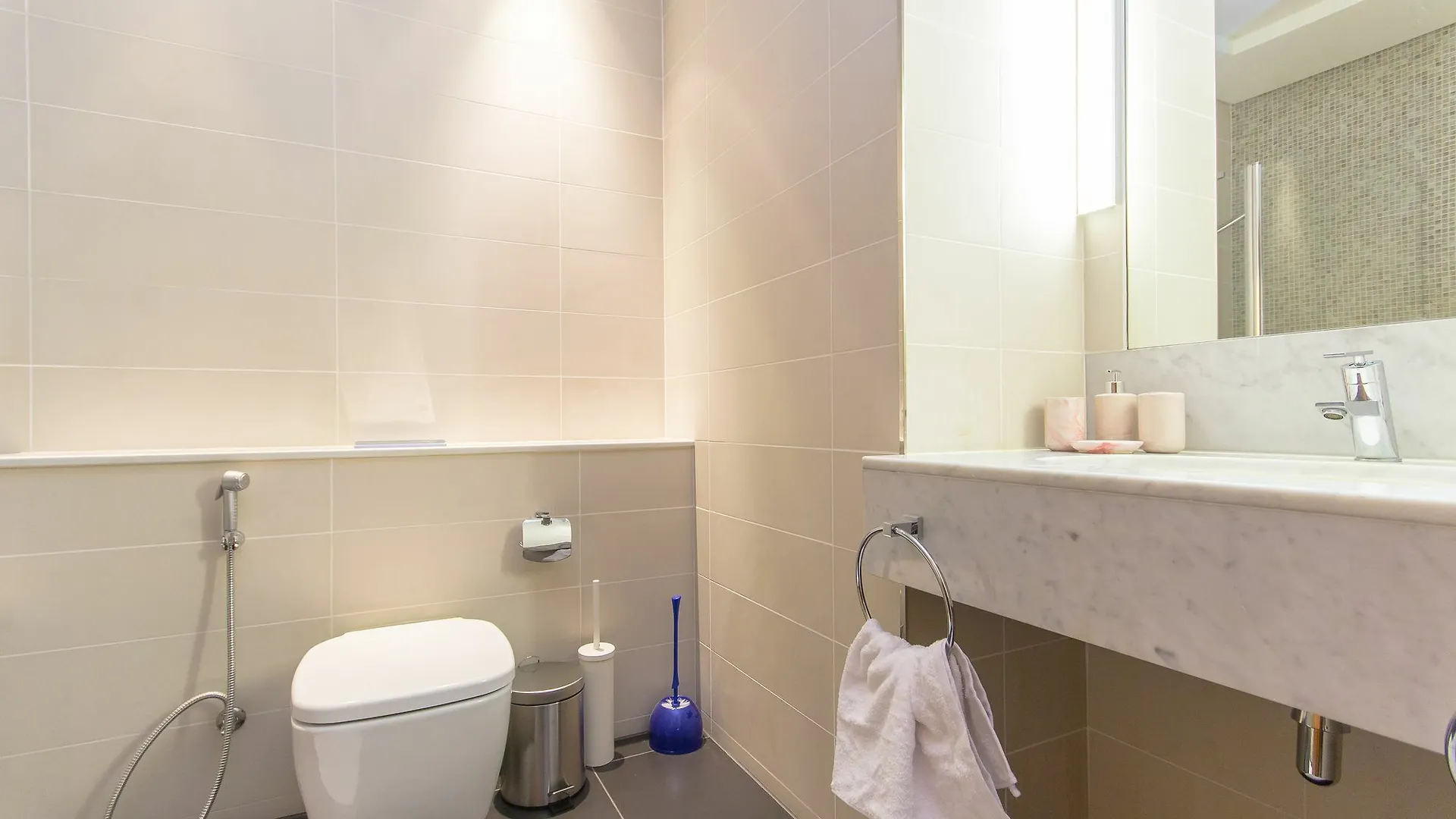 Dhh - Central Park Dubai Apartment