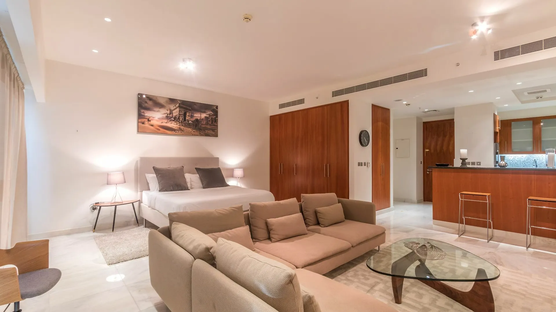 Dhh - Central Park Dubai Apartment