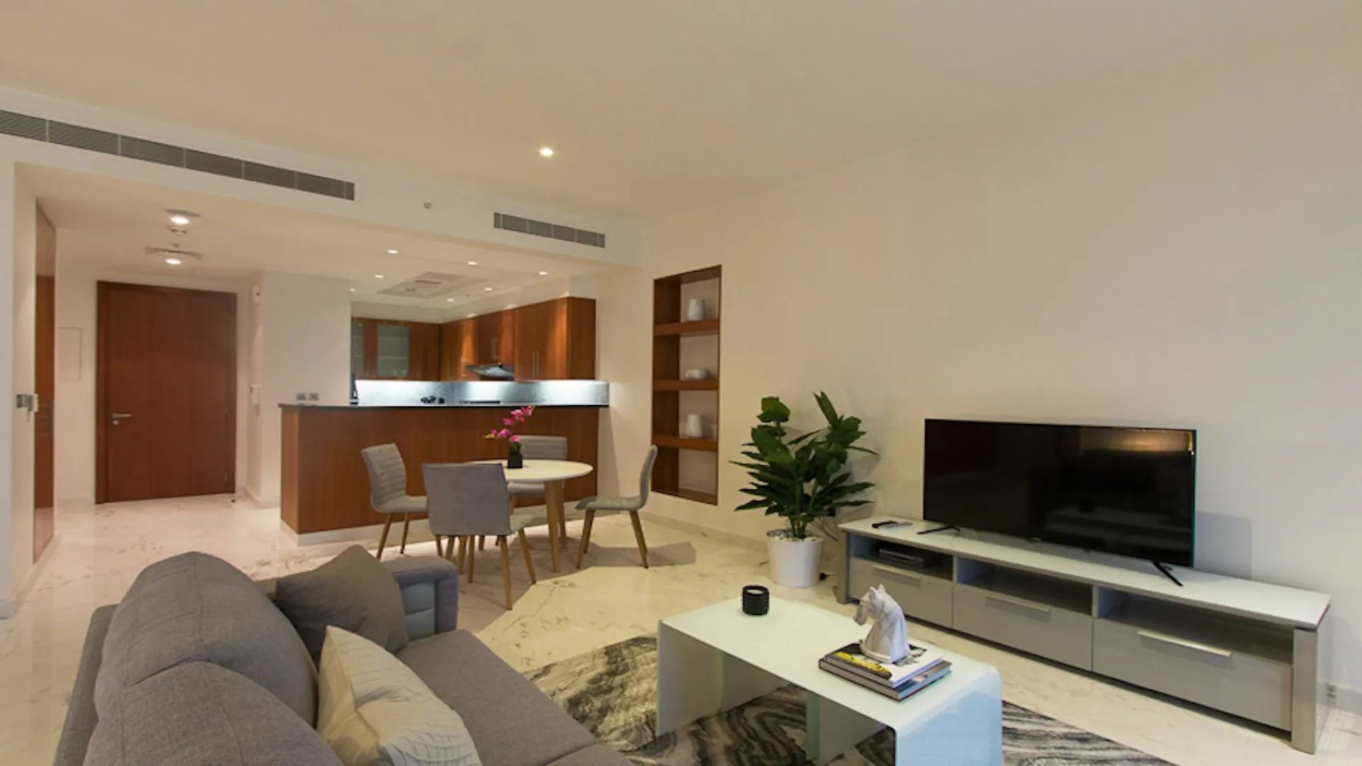 Dhh - Central Park Dubai 0*,