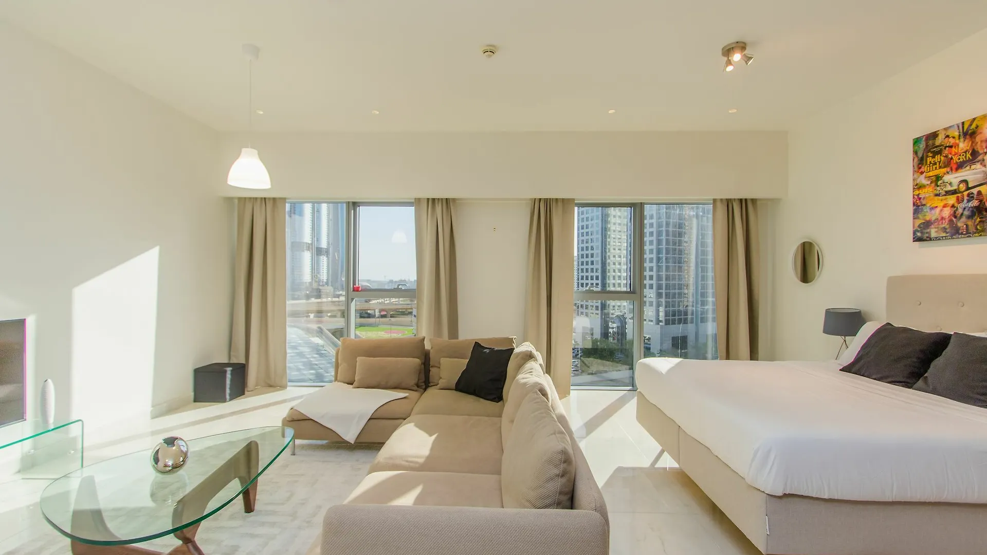 Dhh - Central Park Dubai 0*,
